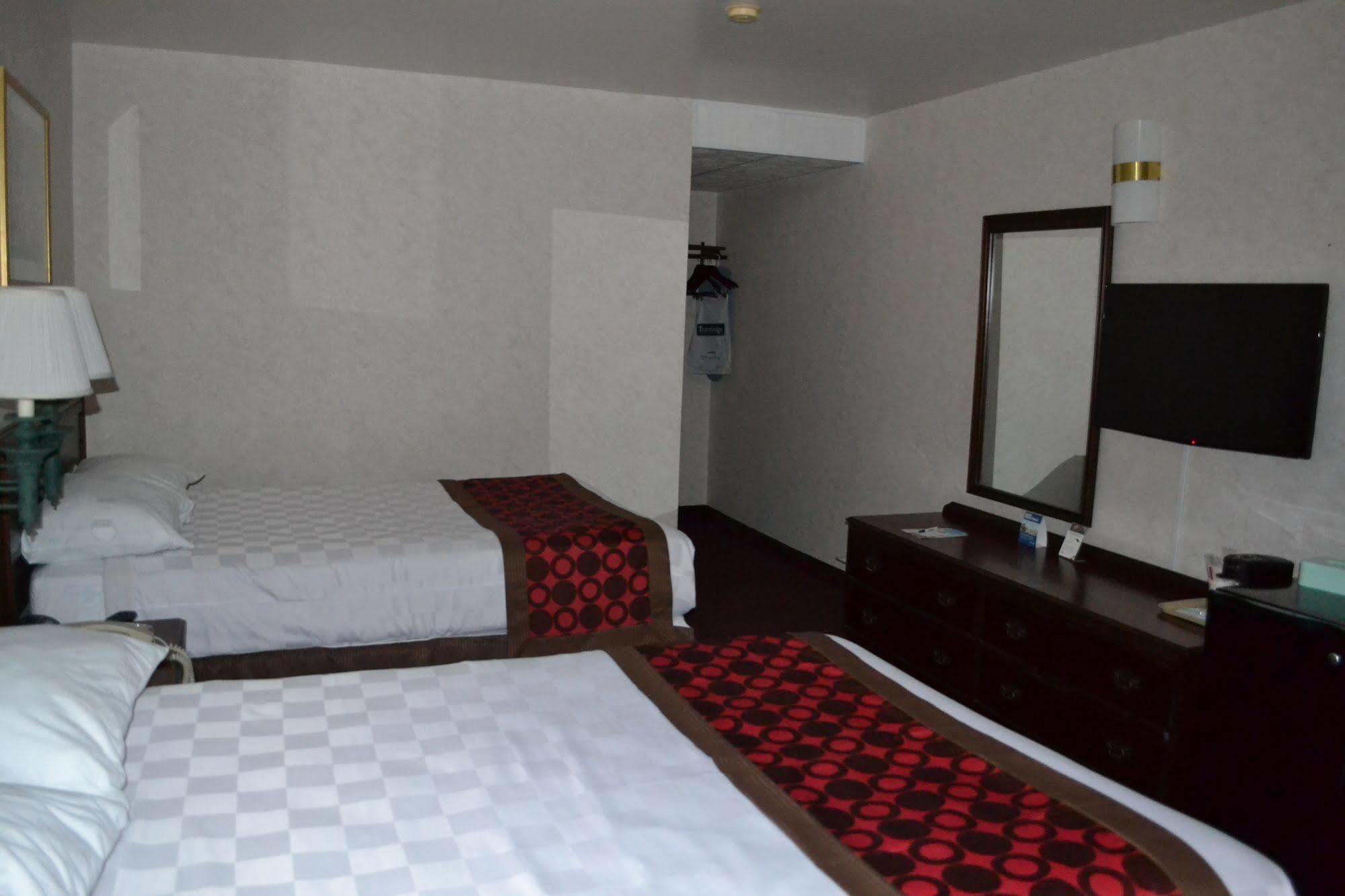 Travelodge By Wyndham Niagara Falls - New York Esterno foto